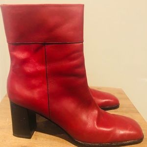 Van Eli Women’s burgandy Boots